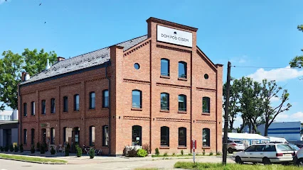 Dom pod Cisem (hostel, kawiarnia, sklep społeczny)